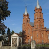 Dusetų Šv. Trejybės bažnyčia ir varpinė