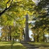 Obeliskas Sankt Peterburgo - Varšuvos traktui atminti