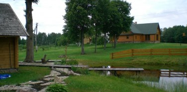 „Adomėnų sodyba"