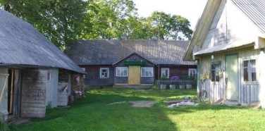 Gilužių gatvinis kaimas